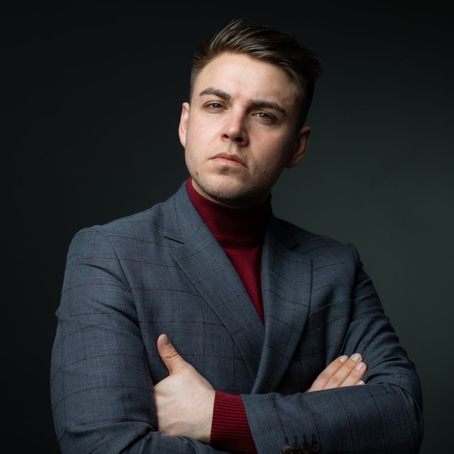 Парень с «теплой» фамилией