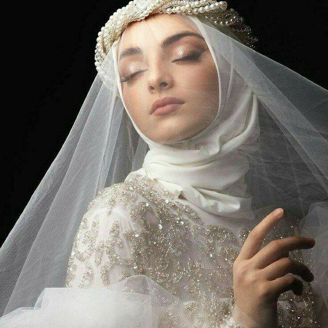 Profil rasmlari uchun yalangoch qizlarning fotosuratlari