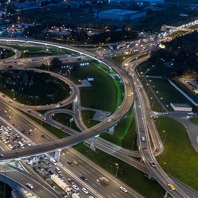 Город дорог и высоток