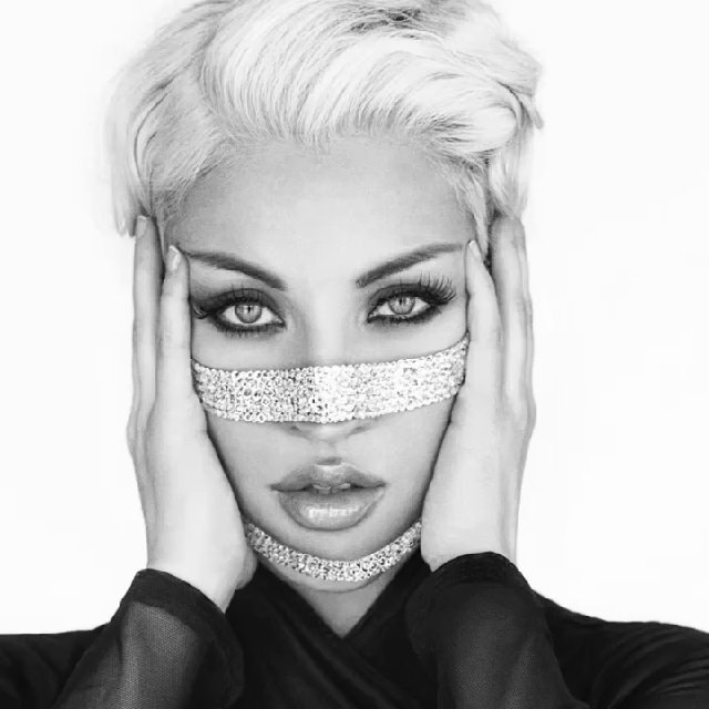 SASHA GRADIVA