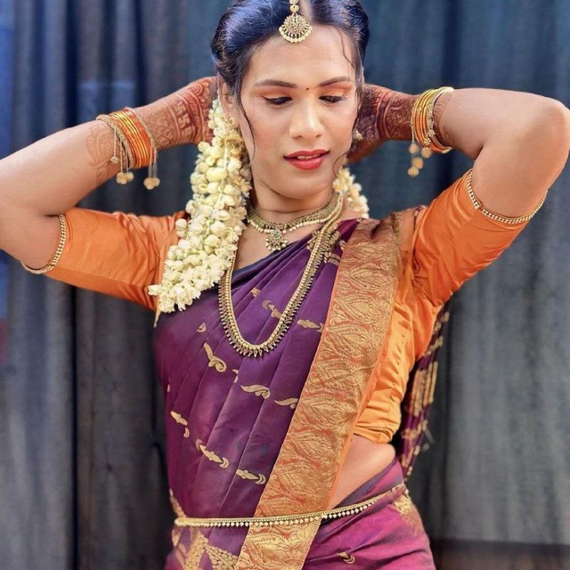 Jamoat transportida anal jinsiy aloqa Mutlaqo yalangoch refleks