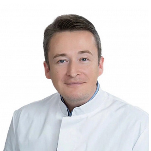 Пластический хирург Аверченков