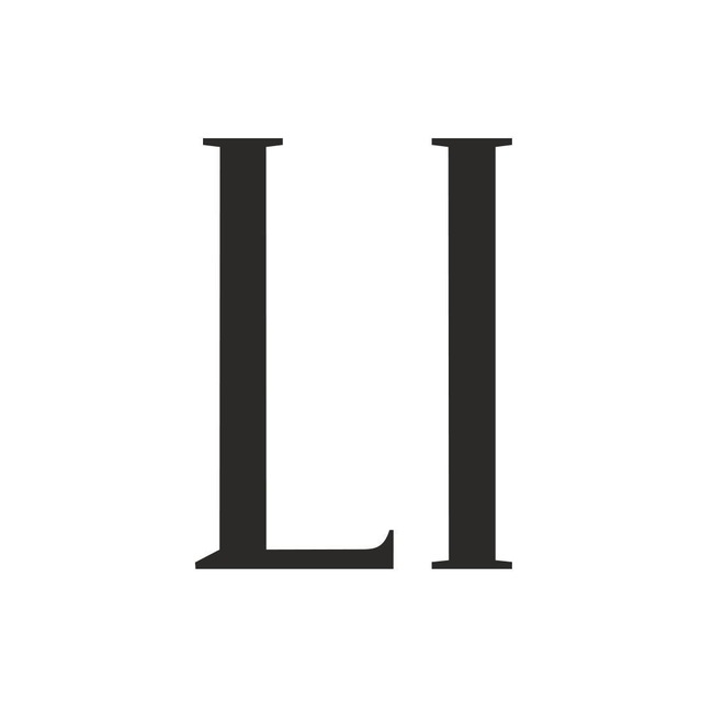 LI — женская и мужская одежда