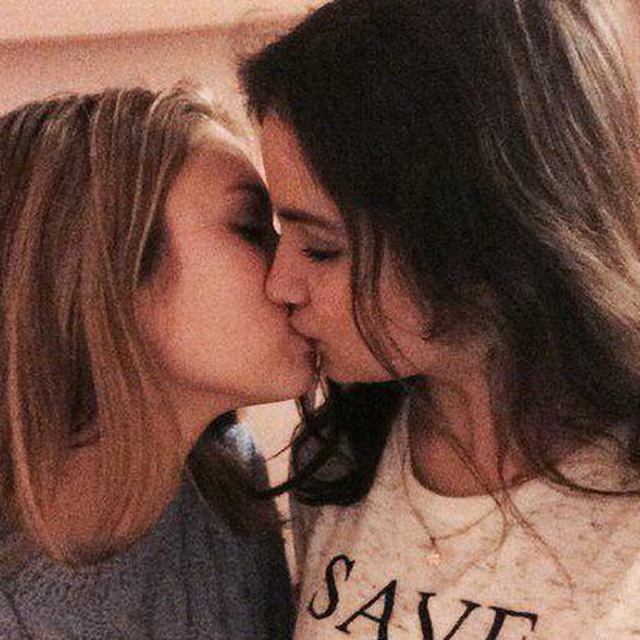 Telegram channel "👭 Lesbians👄 (CHANNEL)" — @lesbiansbot — TGStat