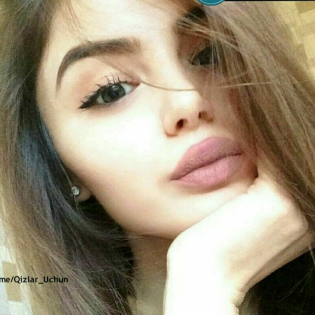 Transvestitning eshagidan oqayotgan sperma fotosuratlari